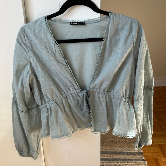 Front tie long sleeve top - Picture 1 of 3